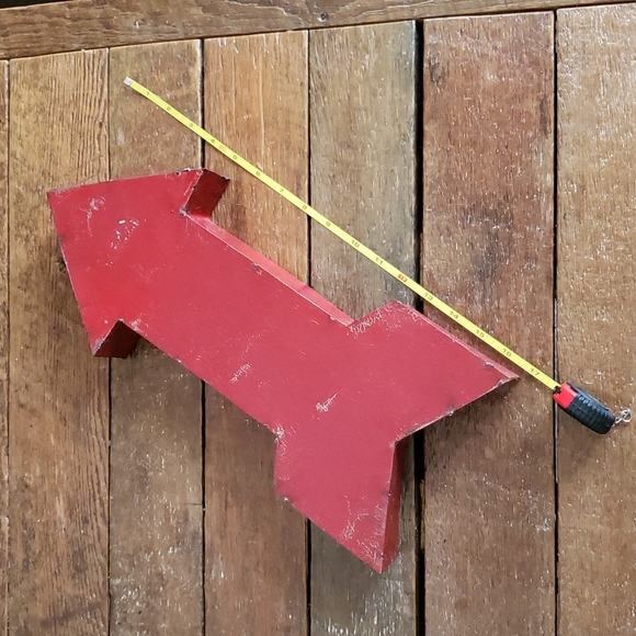 Red Metal Arrow Decor - Picture 7 of 10